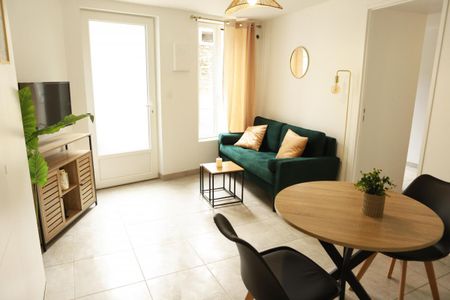 Location Appartement 2 pièces Meublé 29m² NIORT 79000 - Photo 2