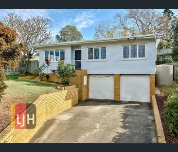 17 Quill Street, Stafford Heights, Qld 4053 - Photo 2