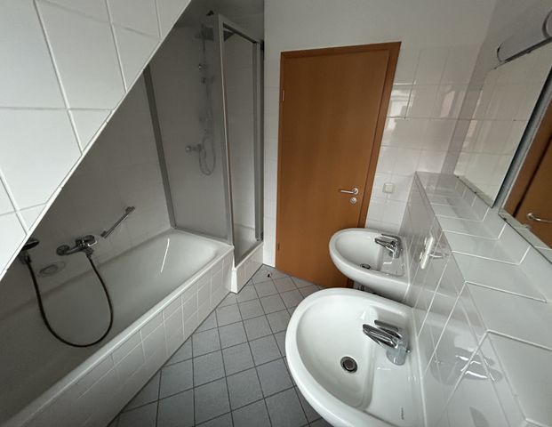 Helle 3-Raumwohnung im Herzen der Stadt ! - Foto 1