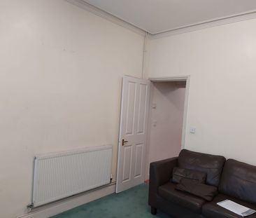 2 Bed Terraced House, Parry Street, LE5 - Photo 3