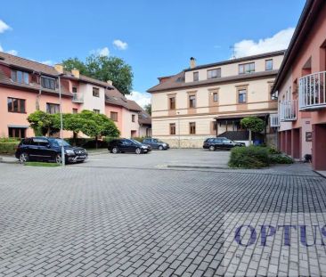 Horoměřice, ul. Politických vězňů, nadstandardní mezonetový byt 3 +... - Fotografie 6