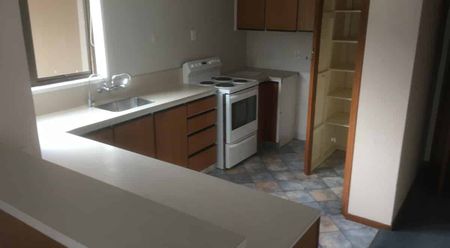 QUIET TWO BEDROOM HOME - Photo 5