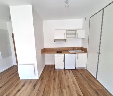 Location Appartement 2 pièces 42m² LES SABLES D’OLONNE 85340 - Photo 3