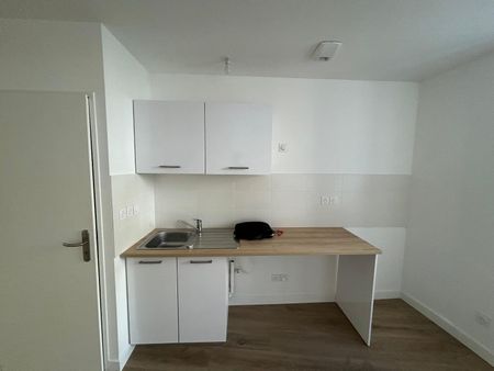 Location Appartement 2 pièces 38m² ANNONAY 07100 - Photo 3