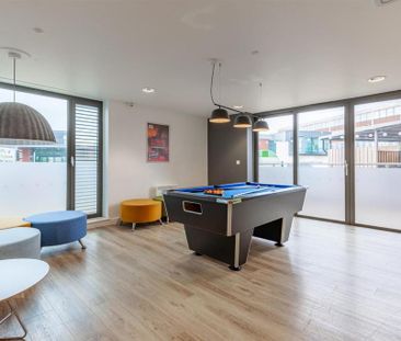 1 bedroom in a flat share to rent - Photo 5