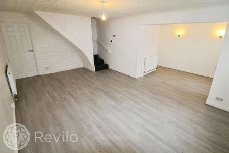 2 bedroom semi-detached house to rent - Photo 2