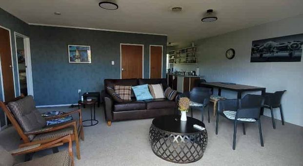 Fully furnished 2 bedroom - Photo 1