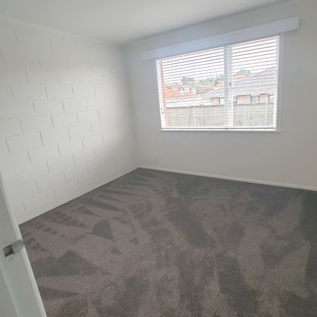 ONE TREE HILL Moana Avenue 2 bedroom unit - Photo 2