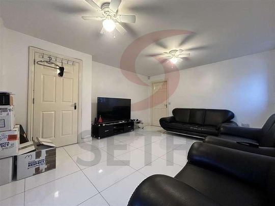 Ross Walk, Belgrave, Leicester, LE4 - Photo 1