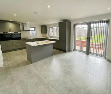 4 BED House To rent - Photo 6