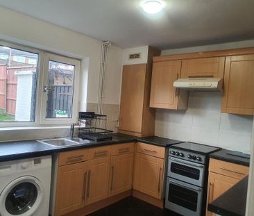 3 bedroom terraced house to rent - Photo 3