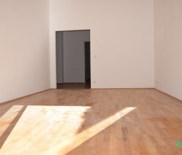 Mitten im 5.! Westterrasse – Top renovierte, große, sonnige Wohnung... - Photo 2