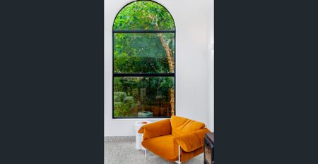 Contemporary Coastal Charm. - Photo 2