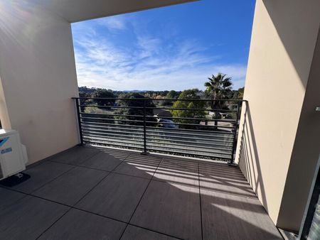 Location Appartement 2 pièces 46m² FREJUS 83600 - Photo 4