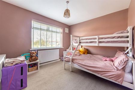 3 bedroom semi-detached house to rent - Photo 5