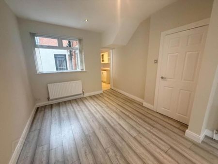 17 Melrose Avenue, Bloomfield/ Ballyhackamore, Belfast, BT5 5JD - Photo 2