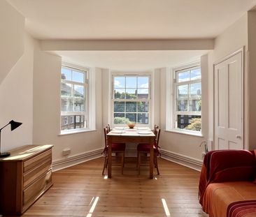 Flat to rent - Green Hundred Road, London, SE15 - Photo 5