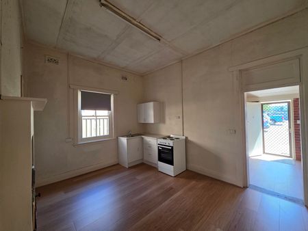 Freshly Updated Two-Bedroom Flat in the Heart of the CBD - Photo 2