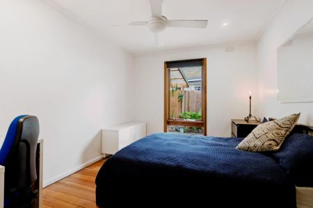 3 Bed, 2 Bath - Photo 4