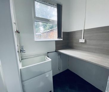 3 bedroom terraced house to rent - Photo 6