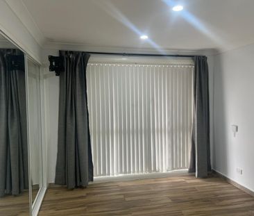 Beautiful Three Bedroom Home - Photo 1