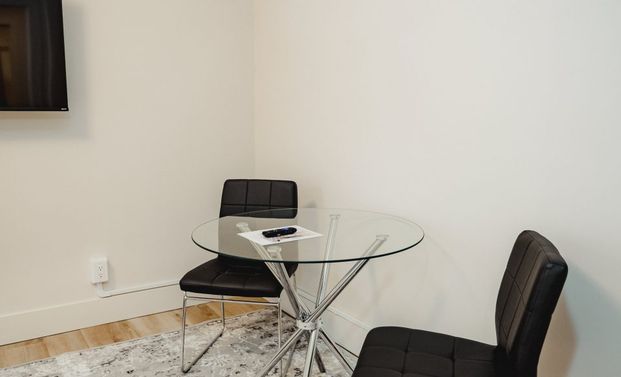 Furnished Bachelor: 247 Young, Winnipeg, MB - Photo 1