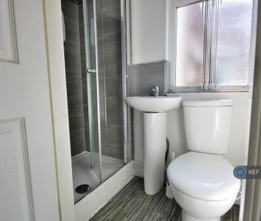 1 bedroom in a house share to rent - Photo 6