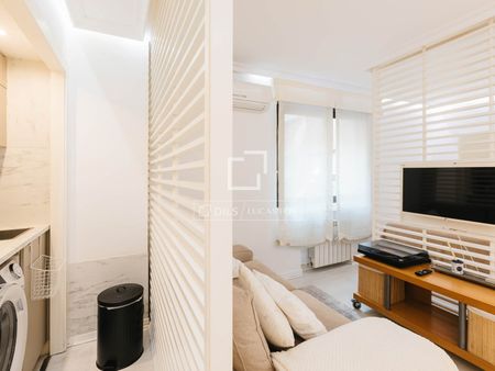 1 Bedroom apartment for rent in Trafalgar, Madrid - Photo 2