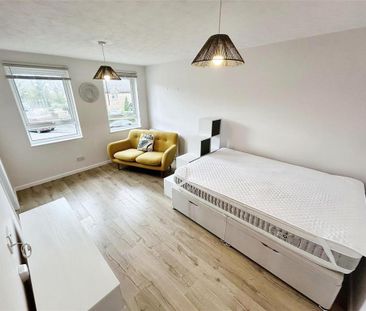 Studio to rent - Photo 5