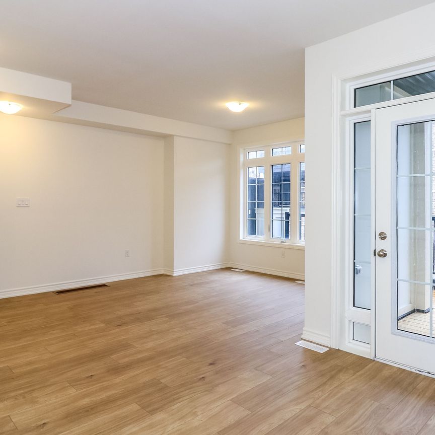 For Lease - 2029 Matteer Court Unit# Unit 18, Innisfil, Ontario - Photo 1