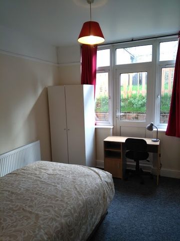 5 Bed Terraced House, Ashburnham Road, LU1 - Photo 4