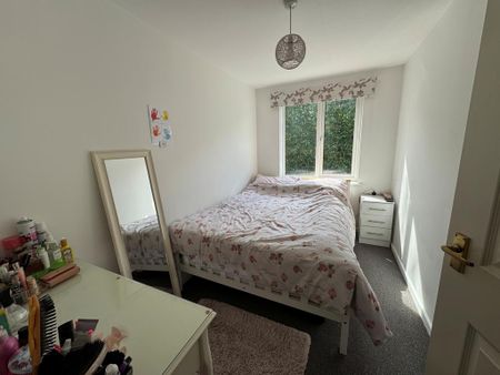 2 bedroom ground floor flat to rent - Photo 3