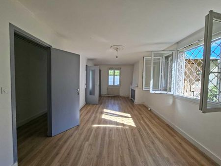 Location Maison 6 pièces 110m² LORMONT 33310 - Photo 3