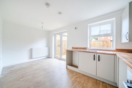 3 bedroom end of terrace house to rent - Photo 5