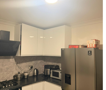 1 bedroom in a house share to rent - Photo 4