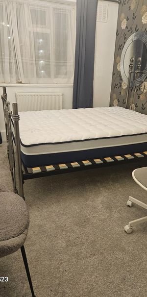 Room in a Shared Flat, Thursley House, SW2 - Photo 1