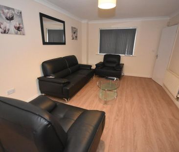 3 bedroom terraced house to rent - Photo 5