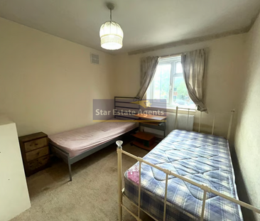 1 bedroom in a flat share to rent - Photo 5