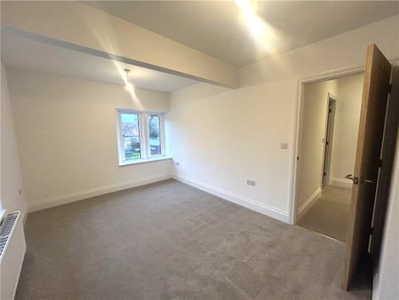 Available now, Reading Room Cottage is a beautifully presented, three bedroomed semi-detached character property recently renovated throughout which forms part of the delightful Newby Hall Estate. - Photo 2