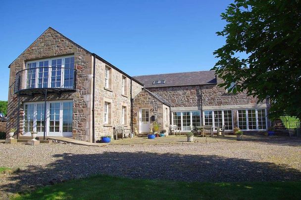 Sympathetically converted in 2005 this contemporary 3 bed detached barn conversion enjoys and enviable location. Sitting in it's own private south facing garden - Photo 1