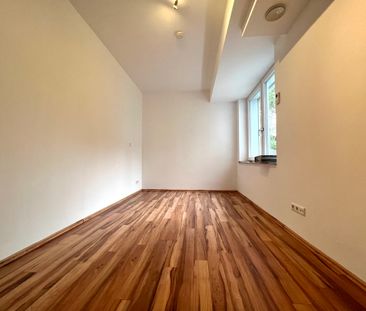 RESERVIERT - Modern sanierte 5-Zi.-Wohnung mit herrlichem Garten - Photo 4