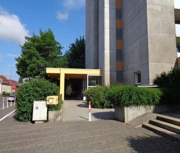 2,5 Zimmerwohnung, EBK, PKW-Stellplatz im 20. OG - Foto 1