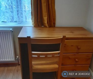 1 bedroom in a house share to rent - Photo 5