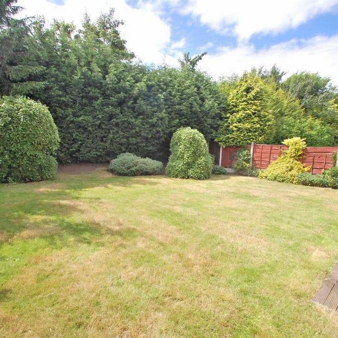 4 bedroom detached house to rent - Photo 1