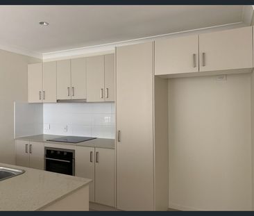 Bright, Fresh & Perfectly Positioned! - Photo 1