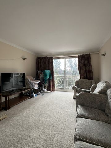 3 bed Appartment TO LET In Bromley - Photo 2