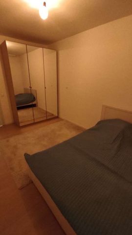 Großzügige, vollständig möblierte 4-Zimmer-Wohnung mit Loggia in ruhiger Lage - Photo 2