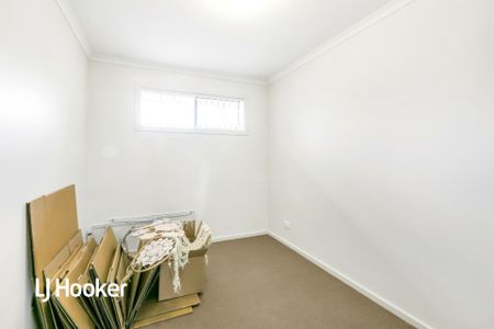 Family Home in Quiet Court - Photo 2