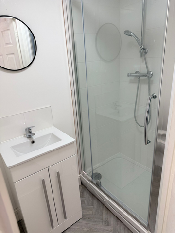 1 bedroom in a house share to rent - Photo 4