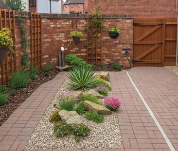 A 3 Bedroom House - End Terrace in Hucclecote GL33UG - Photo 1